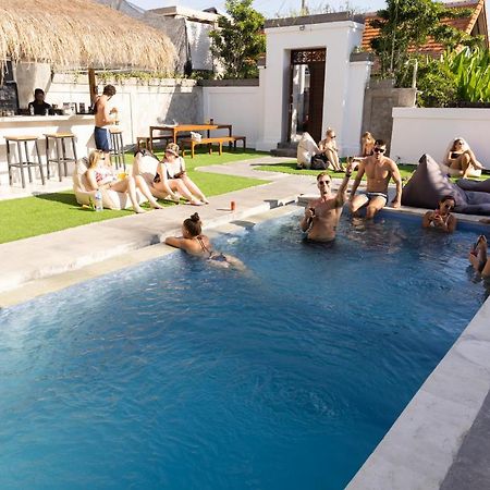 Zentiga Surf Hostel Canggu Εξωτερικό φωτογραφία