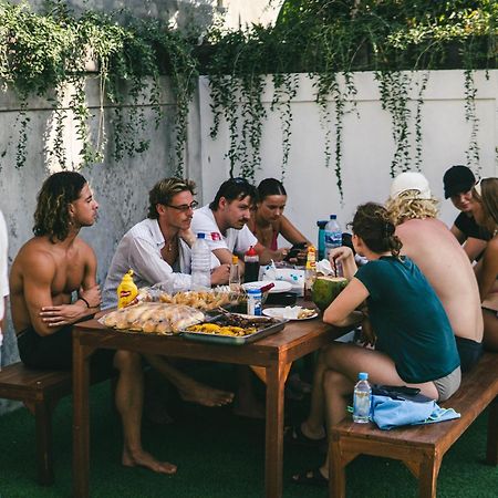 Zentiga Surf Hostel Canggu Εξωτερικό φωτογραφία