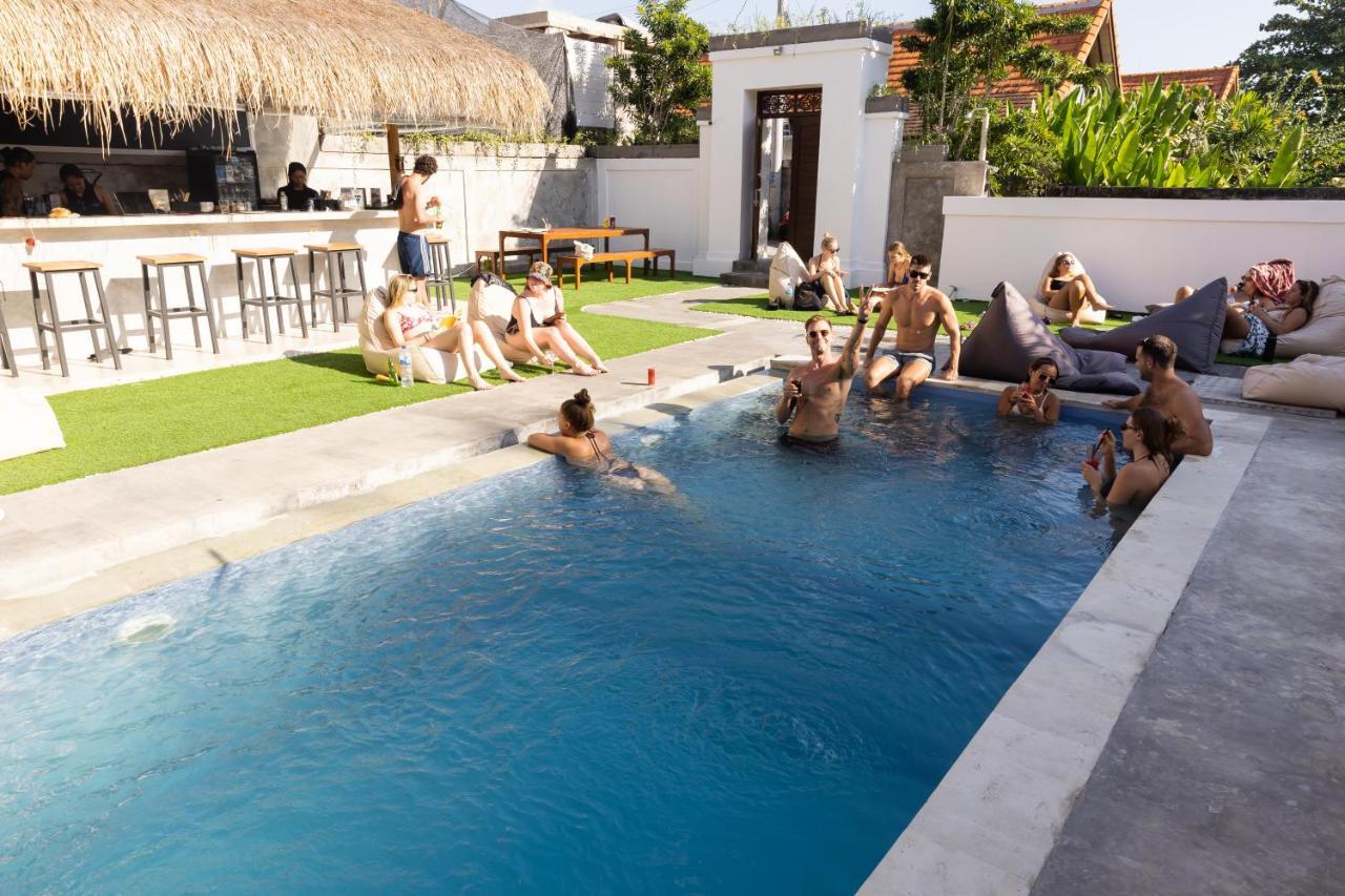 Zentiga Surf Hostel Canggu Εξωτερικό φωτογραφία