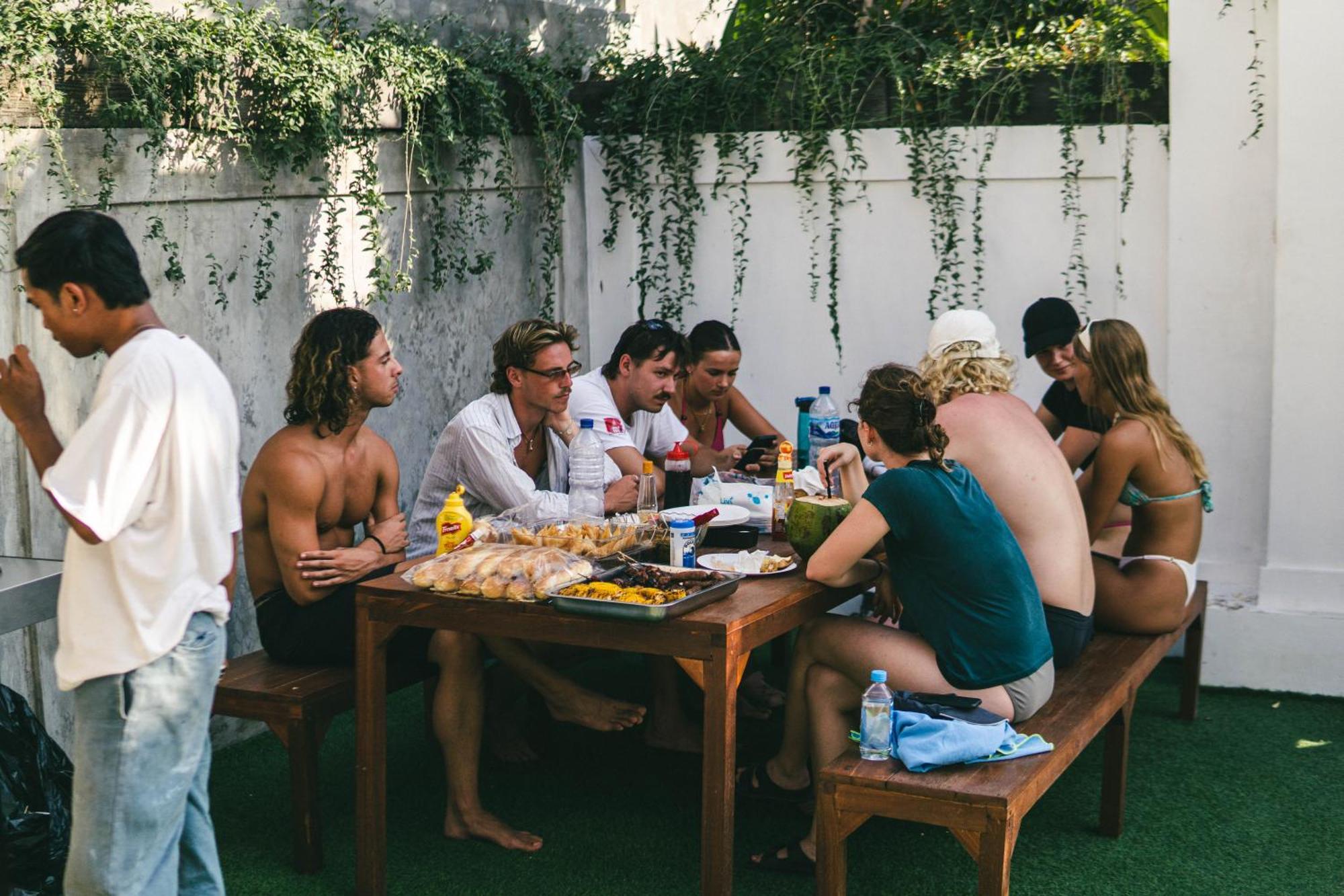 Zentiga Surf Hostel Canggu Εξωτερικό φωτογραφία
